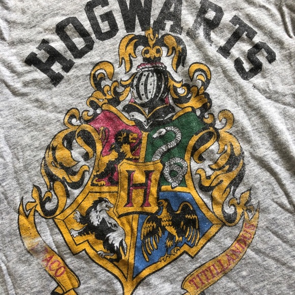 Hogwarts V Neck Tee - Picture 3 of 4